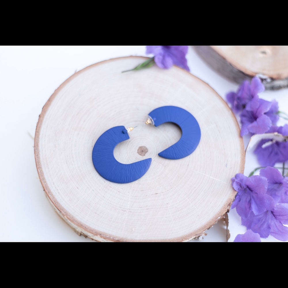 NEW! 🖤 Aura’s Indigo Earrings